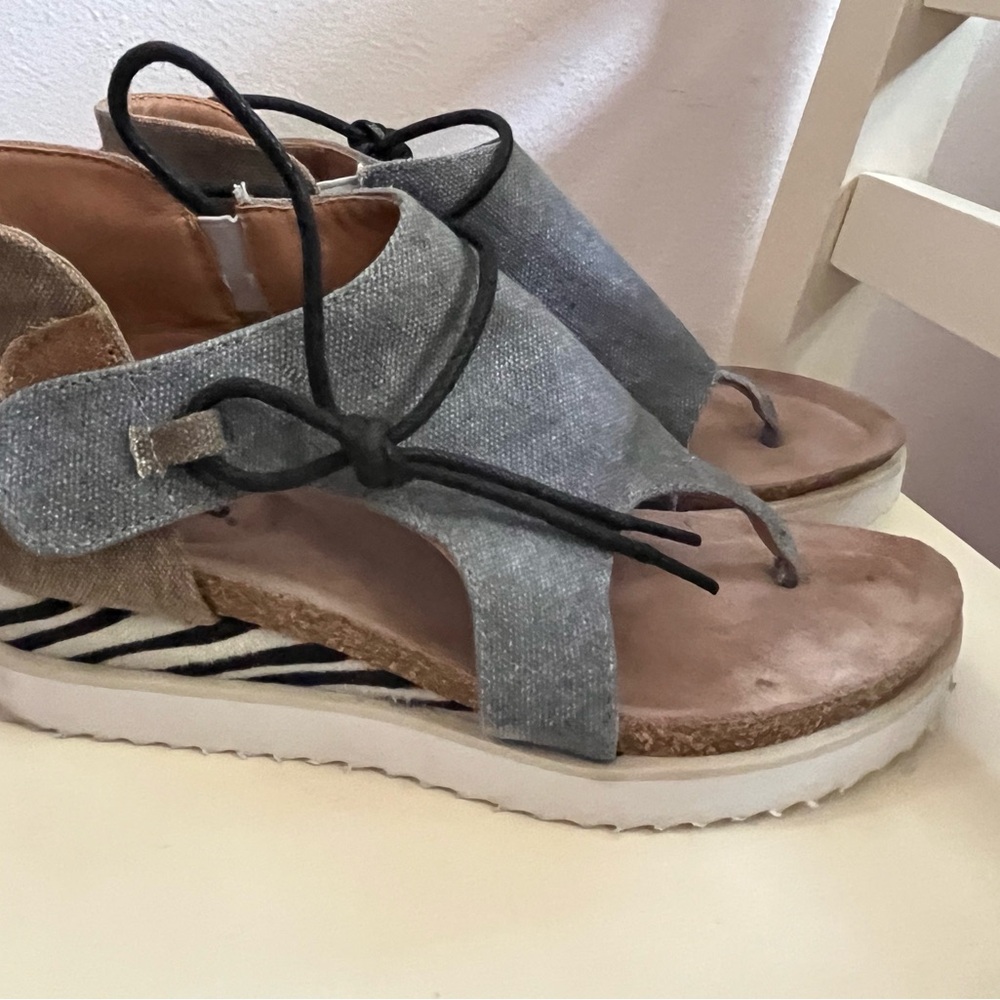 Muk Luks Gray and Brown Sandals with Cross-Over Straps